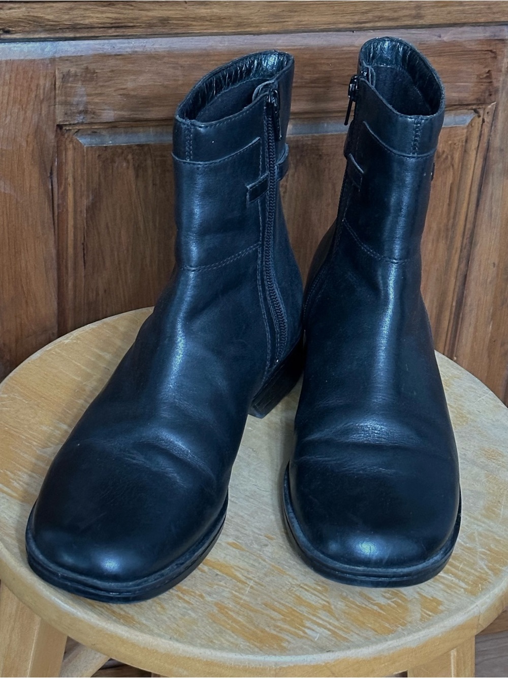Clarks Black Leather Ankle Boots 8M